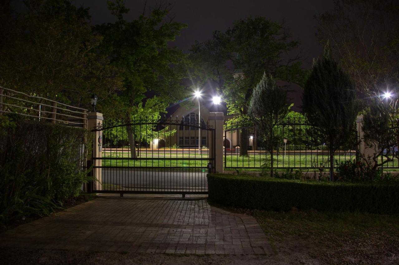 10 Alexander B&B Στέλενμπος Εξωτερικό φωτογραφία